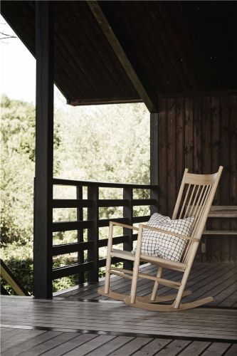 Fredericia Furniture 16000 J16 Wegner Gyngestol + Taburet Sæt - Natur Flet/Lys Olieret Eg