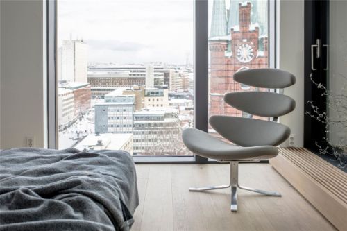 Fredericia Furniture 5000 Corona Lænestol m. Drejestel SH: 42 cm - Omni 301 Black Læder/Børstet Krom