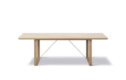 Fredericia Furniture 5367 BM67 Sofabord 140x55 cm - Sæbebehandlet Eg/Messing