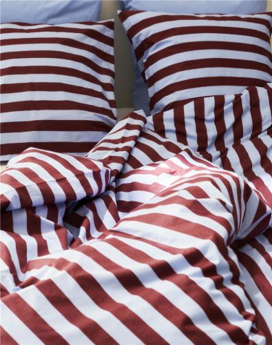 HAY Été Duvet Cover 200x200 cm - Bordeaux and Sky Blue