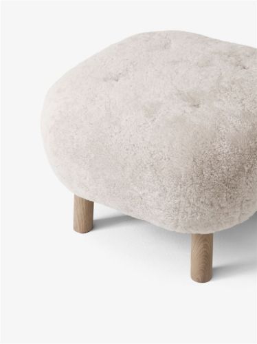 &Tradition Little Petra ATD1 Pouf H: 37 cm - White Oiled Oak/Sheepskin Moonlight