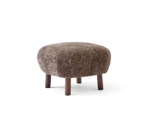 &Tradition Little Petra ATD1 Pouf H: 37 cm - Oiled Walnut/Sheepskin Sahara