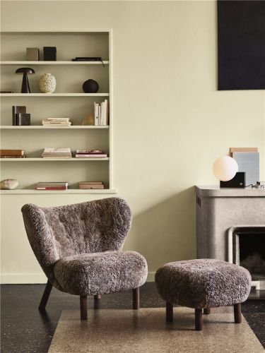 &Tradition Little Petra VB1 Loungechair & ATD1 Pouf - White Oiled Oak/Sheepskin Sahara