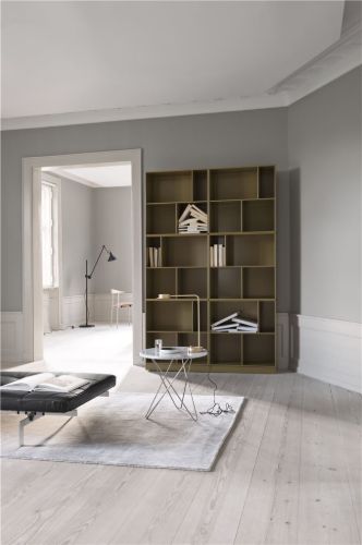 Montana QS Selection Read Bogreol med sokkel 3 cm 139,2x208,8 cm - 101 New White
