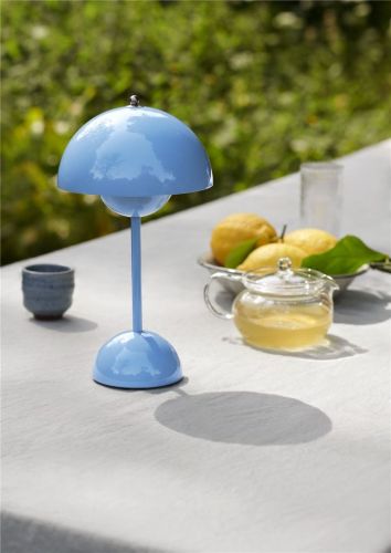 &Tradition Flowerpot VP9 Bordlampe H: 29,5 cm - Swim Blue