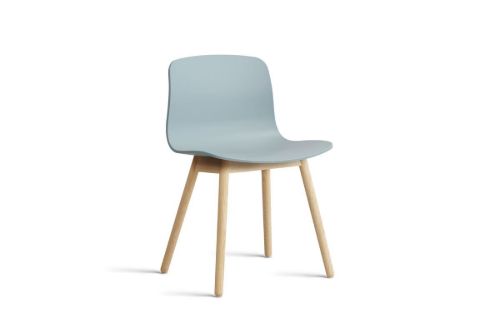 HAY AAC 12 About A Chair SH: 46 - Soaped Solid Oak/Dusty Blue UDSTILLINGSMODEL OUTLET