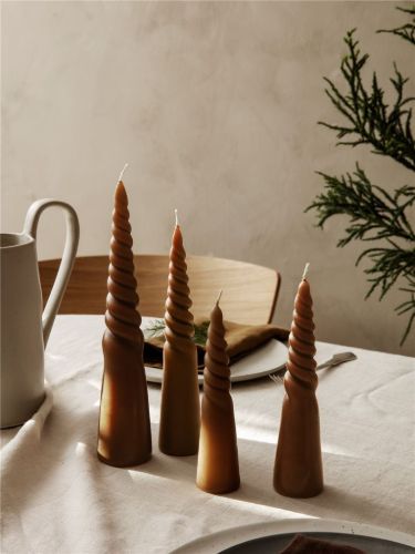 Ferm Living Twisted Candles Set of 4 H: 25 cm - Amber OUTLET