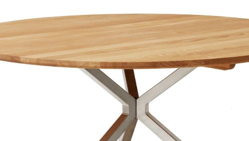 Form & Refine Frisbee Round Table Ø: 120 cm - Oiled Oak/Matt Chrome Steel UDSTILLINGSMODEL OUTLET