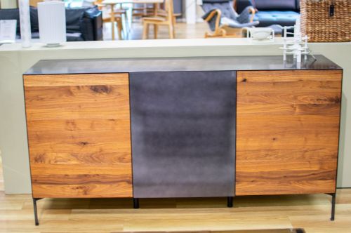 Fornestas Skænk 165x85 cm - Valnød/Metal UDSTILLINGSMODEL OUTLET