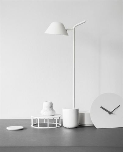 Udgået hos lev. Audo Copenhagen Peek table lamp Ø: 10 cm - White OUTLET