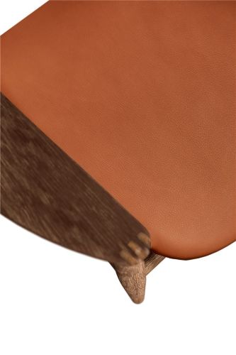 Bent Hansen Asger Loungestol M. Polstring H: 77,5 cm - Røget Olieret Eg/ Zenso2 223 Cognac Læder 