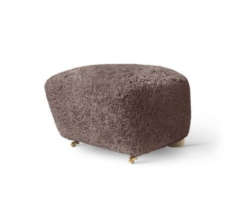 Audo Copenhagen Den Trætte Mand Fodskammel H: 36cm - Lammeskind Sahara/Natural Oak